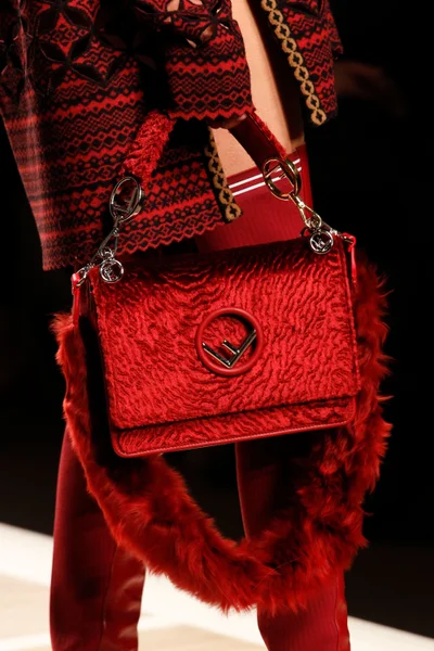 Look 15